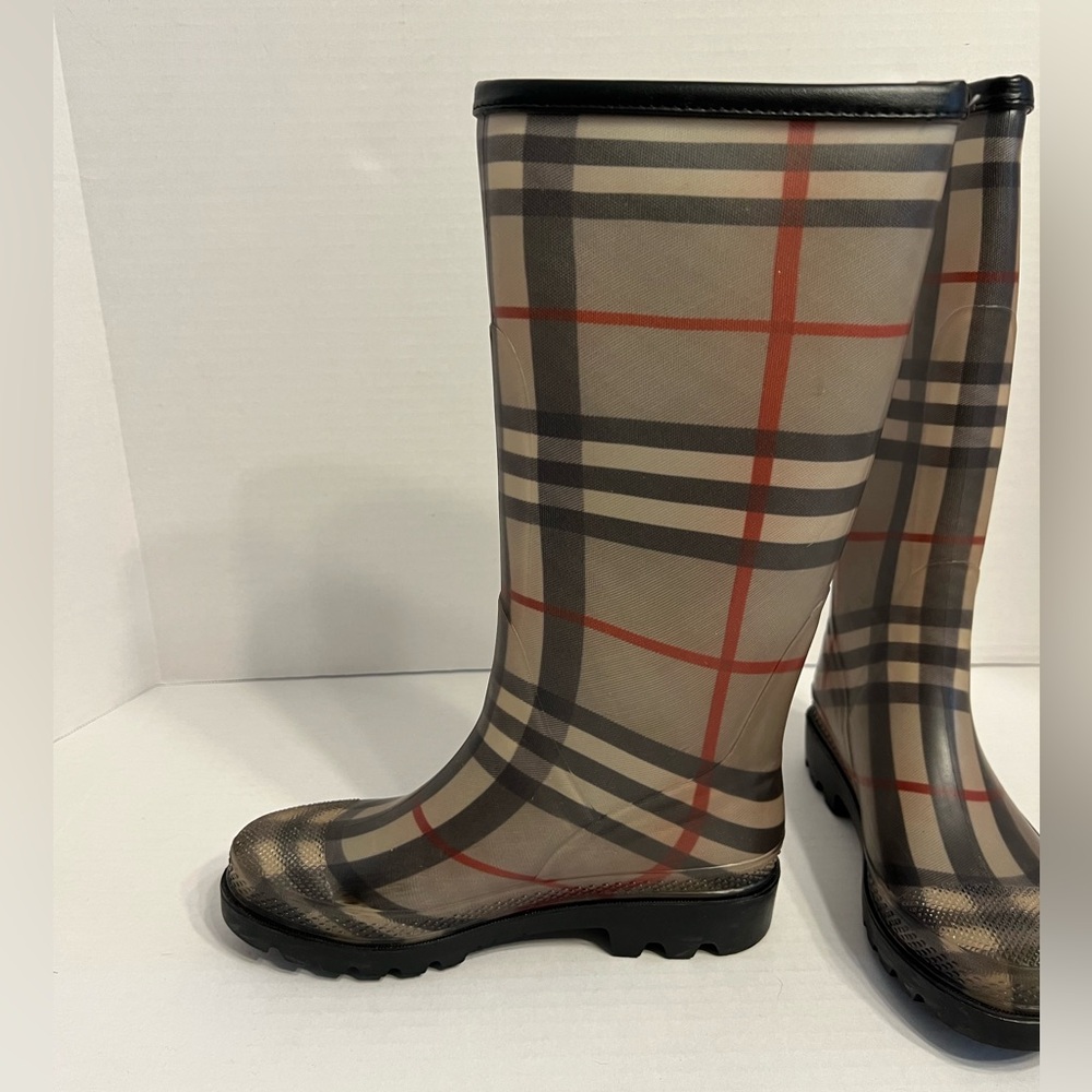 Burberry rain boots size 36 = US 6 - Picture 5 of 12